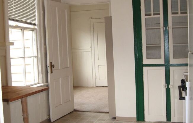 Great deal on a plex in Goose Hollow!