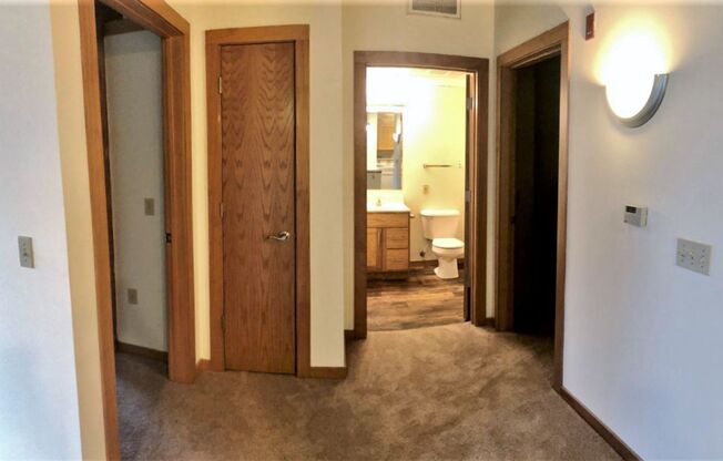 2 beds, 1 bath, 864 sqft, $1,750, Unit 212