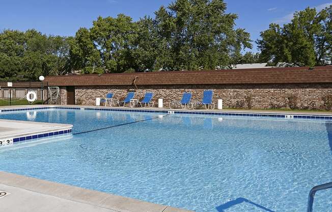 Large pool and sundeck at Windsor gates Apartments