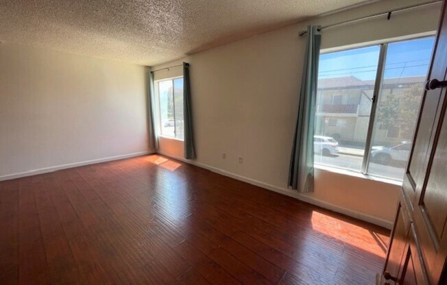 2 beds, 2 baths, 833 sqft, $2,500, Unit 5