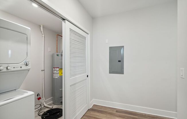 Studio, 1 bath, 431 sqft, $1,350, Unit 7