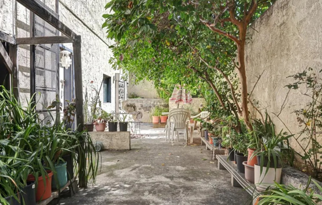 Large 3 bed, 2.5 Bath Townhouse for Rent in Eagle Rock - Prime Location