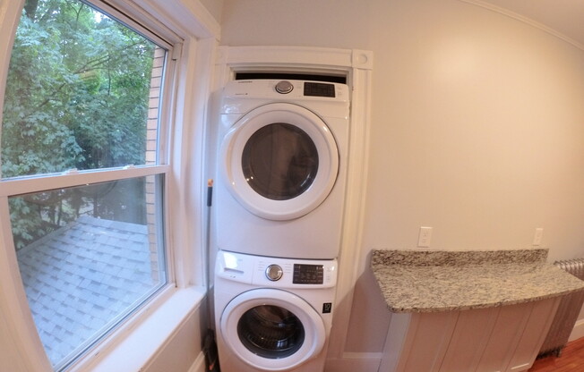 1 bed, 1 bath, $2,400, Unit 4