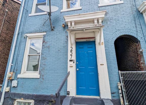 257 37 ST