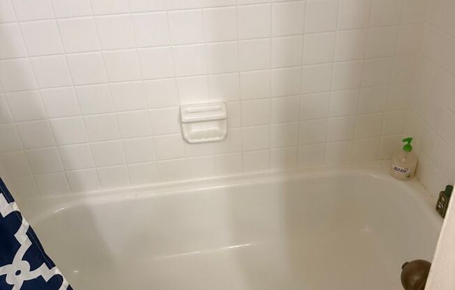 2 beds, 1 bath, 1,010 sqft, $2,399, Unit 414