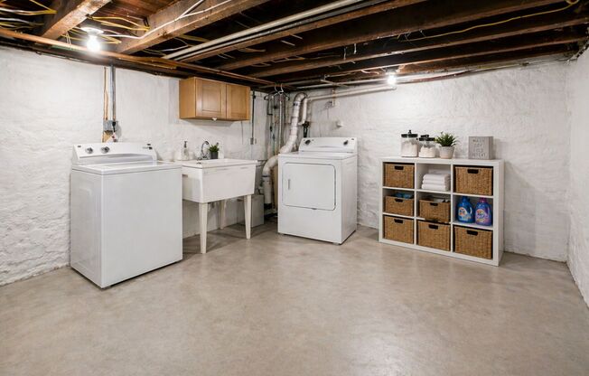 Newly renovated bright 2 bed 1 bath in fishtown JULY 10