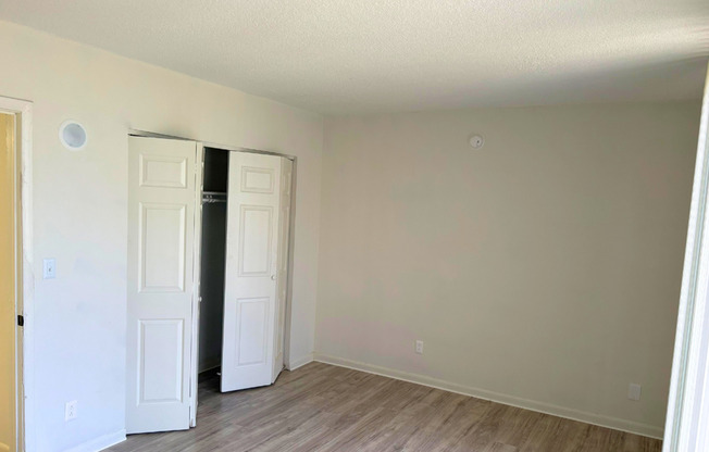 2 beds, 1.5 baths, $1,250, Unit 21-063E