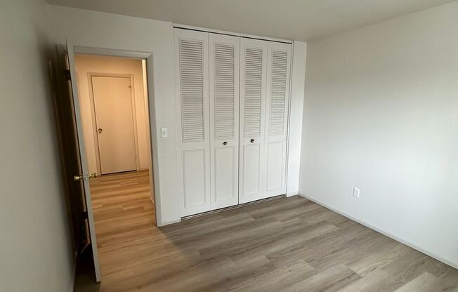 2 beds, 1 bath, $1,295, Unit 103