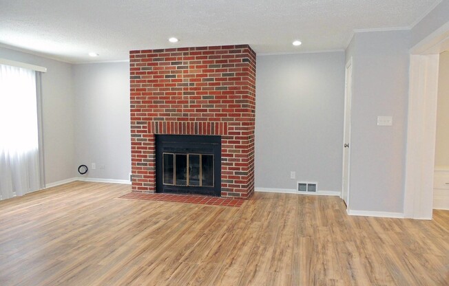 3 Bed - 1 Bath Colonial is available for Rent!