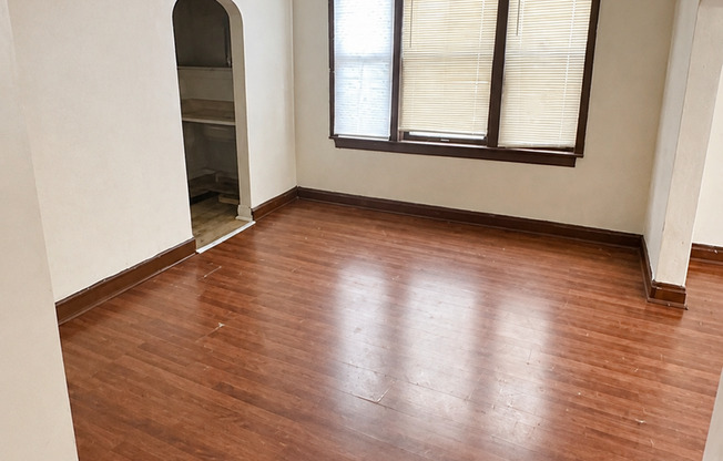 JJ Management Service - 5031 S Elizabeth - LO