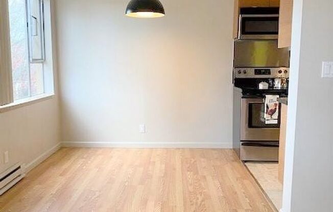 2 beds, 1 bath, 856 sqft, $1,850, Unit 405