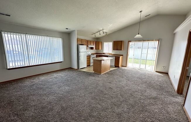 Welcoming 3-bedroom 2 bathroom in Pasco