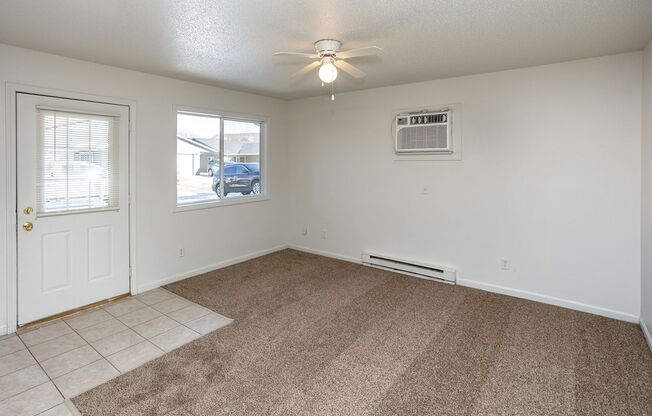 3 beds, 1 bath, $1,150, Unit 1210 N 9th St #28