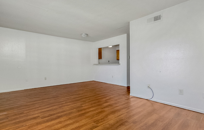 1 bed, 1 bath, 750 sqft, $595, Unit 612