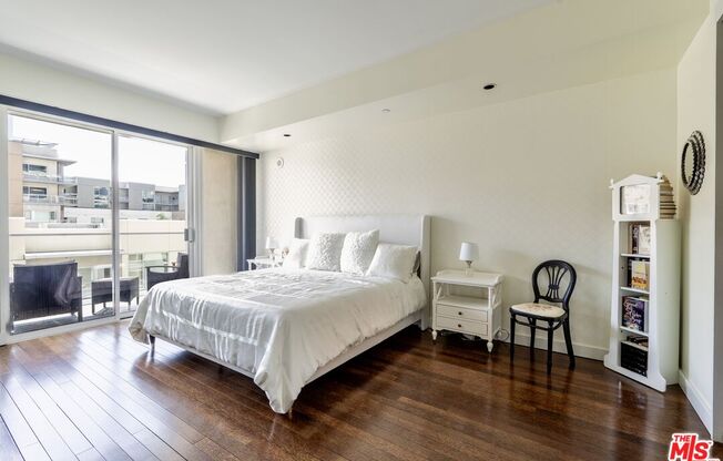 2 beds, 3 baths, 1,600 sqft, $6,800, Unit 9I