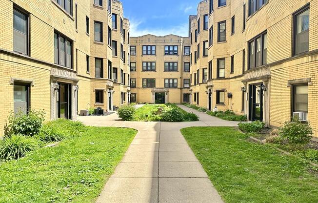 3815 5 N GREENVIEW
