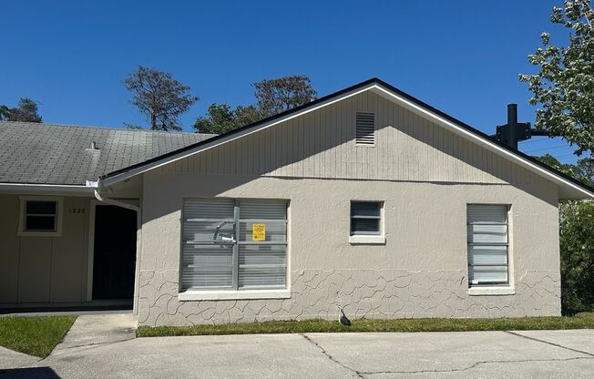 3 bed 2 bath tri plex near UCF