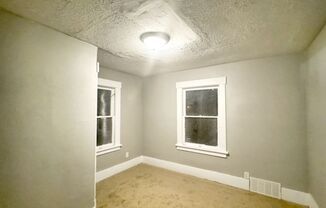 3 beds, 1 bath, $895