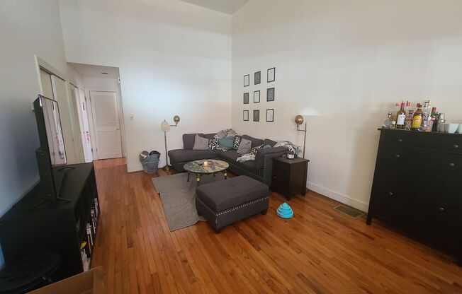 Spacious 2BR/1.5BTH w/ HW Floors, New Kitchen, A/C, W/D