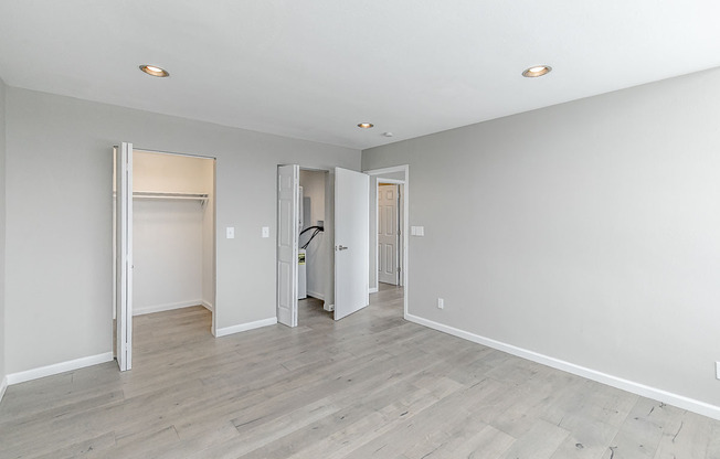 2 beds, 1 bath, 926 sqft, $2,741, Unit 1404