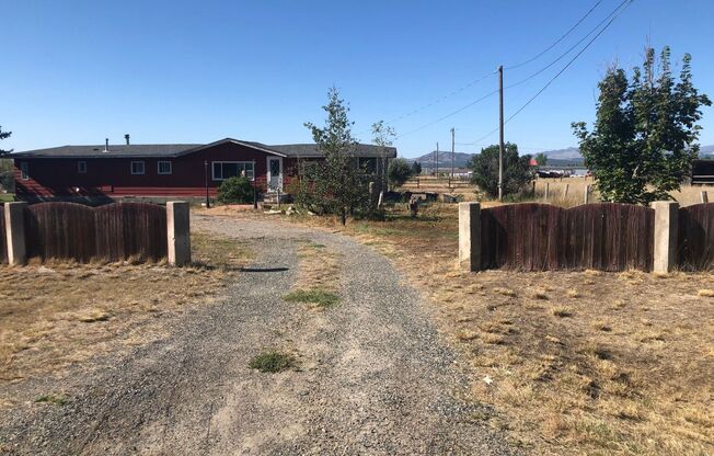 Animal Friendly 2 Bedroom Home on 2.5 Acres! Horses Negotiable.