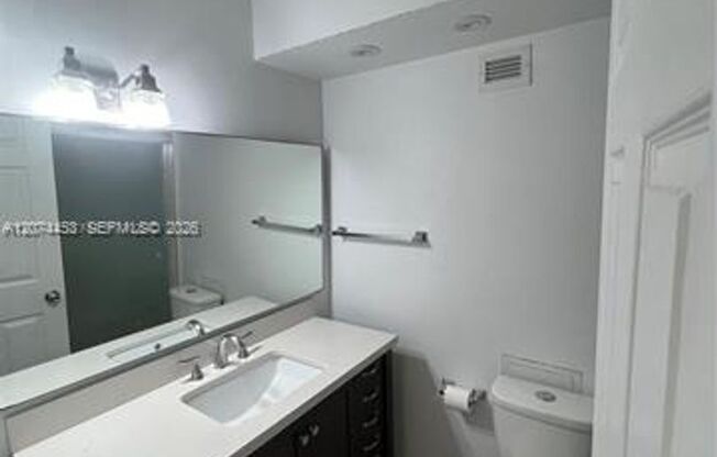 2 beds, 2 baths, $3,550, Unit # 423