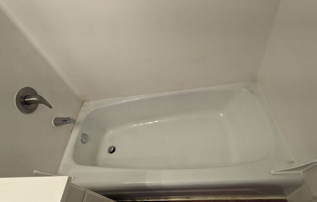 2 beds, 1.5 baths, 900 sqft, $1,545, Unit 7869