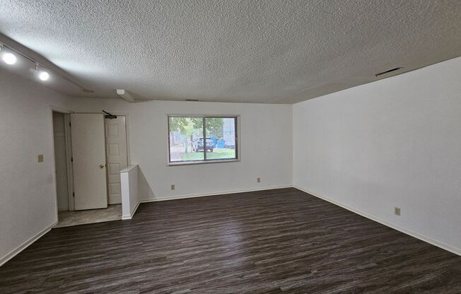 1 bed, 1.5 baths, 825 sqft, $1,095, Unit Z-03