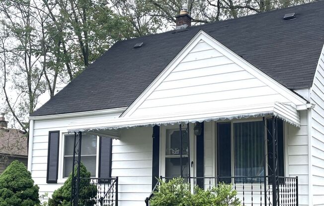 CHARMING BUNGALOW in DEARBORN HEIGHTS