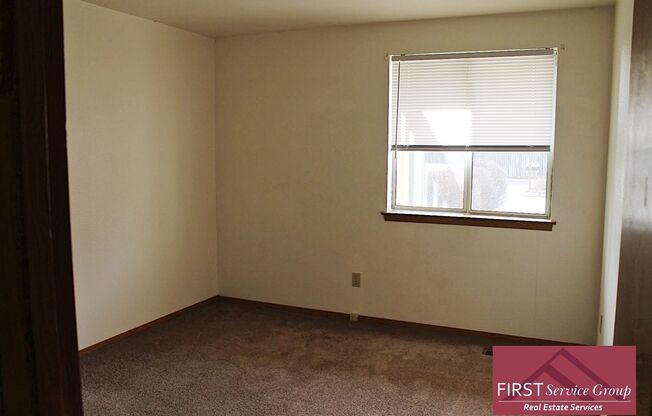 2 beds, 1 bath, 950 sqft, $1,350, Unit 4347 W Camas St #102