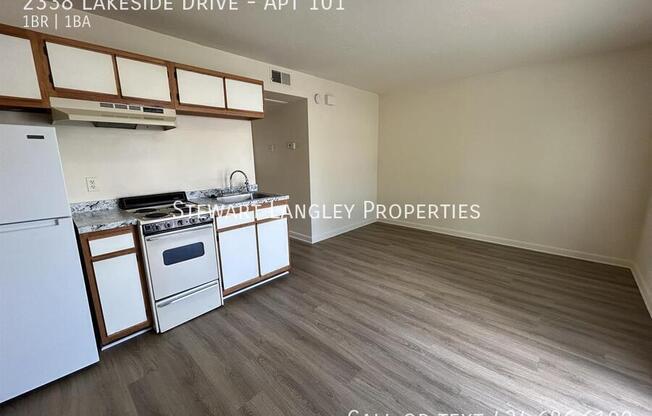 2338 LAKESIDE DR