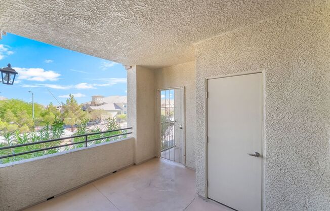 Spacious one-bedroom unit in the beautifully maintained Vistana community available for rent!