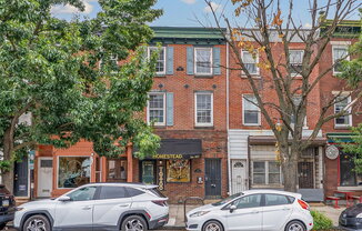 537 E GIRARD