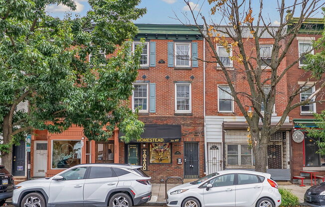 537 E GIRARD