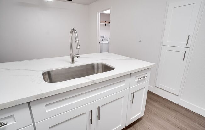 1 bed, 1 bath, 700 sqft, $2,195, Unit 13