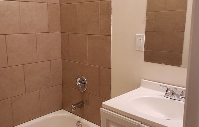 Studio, 1 bath, 35 sqft, $1,050, Unit #1