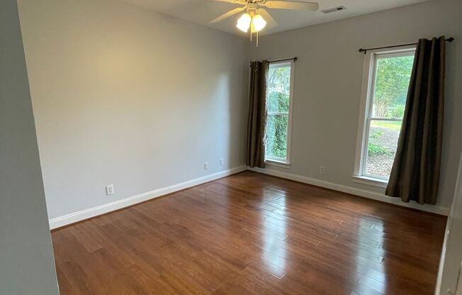 1 bed, 1 bath, $1,200