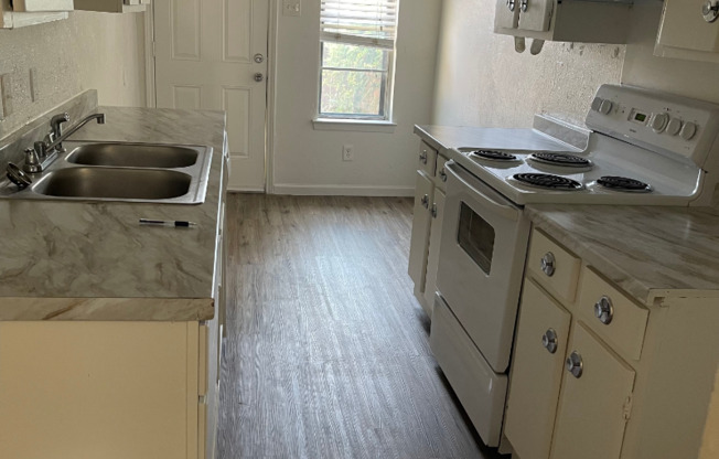 13929 BROOKGREEN