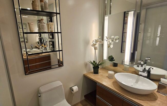 2 beds, 2 baths, $6,040, Unit # 2512