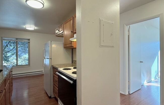 2 beds, 1 bath, 619 sqft, $1,900, Unit 302