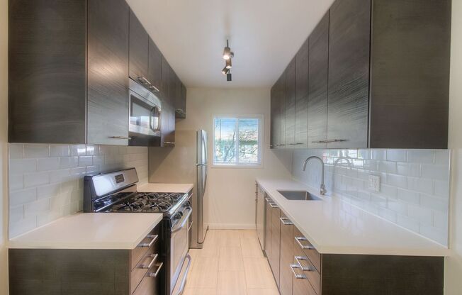 200 N RAMPART