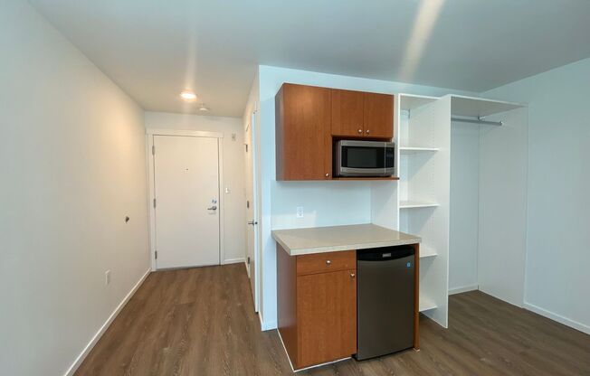 Studio, 1 bath, 180 sqft, $1,195, Unit 3419