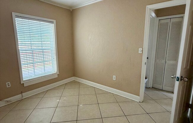 520 SW 56 AVE