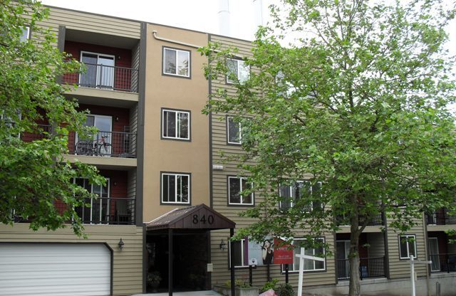 Beautiful One Bedroom Condo Available in North Seattle!