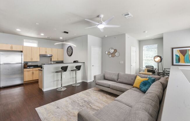 Flats on Wilson 2 Bed 2 Bath Townhome