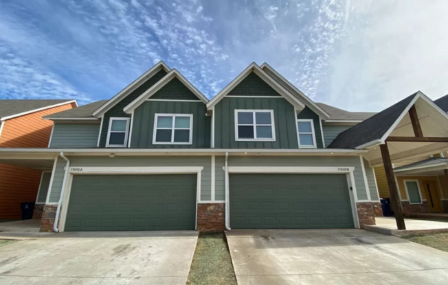 Massive 5BD/2.5 BTH With a 2-Car Garage In Edmond Minutes from Johk Kilpatrick Turnpike and Hefner Parkway