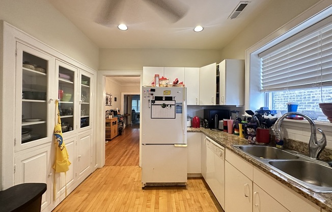 2619 GREENLEAF