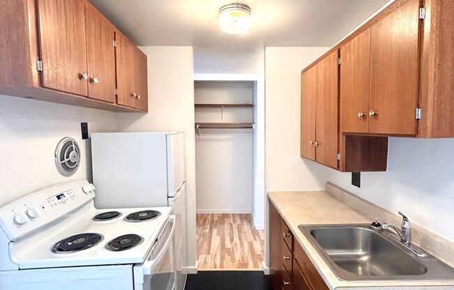 Studio, 1 bath, 464 sqft, $1,295