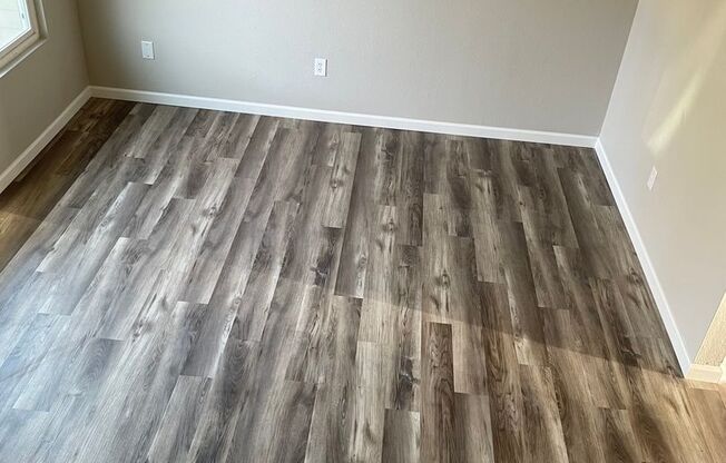 3 beds, 1 bath, 925 sqft, $2,100, Unit H-30 3/1