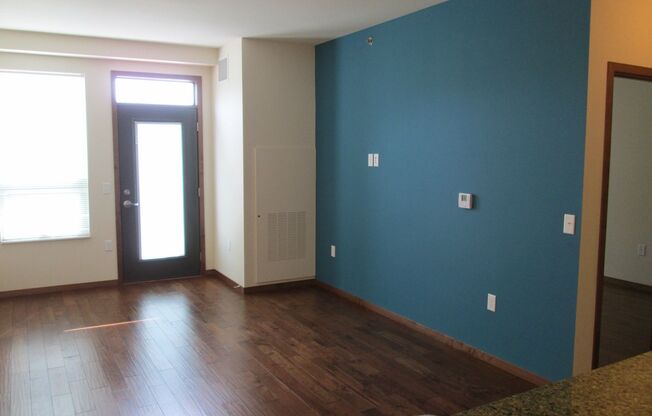 1 bed, 1 bath, 720 sqft, $1,600, Unit 123
